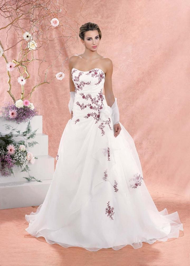 55 robes de mariée avec des touches de couleur