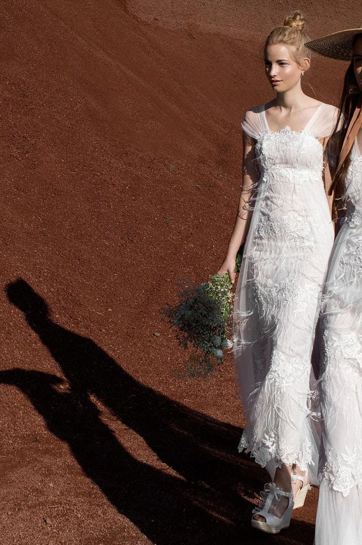 50 robes de mariée avec plumes : en petite touche ou total look ?