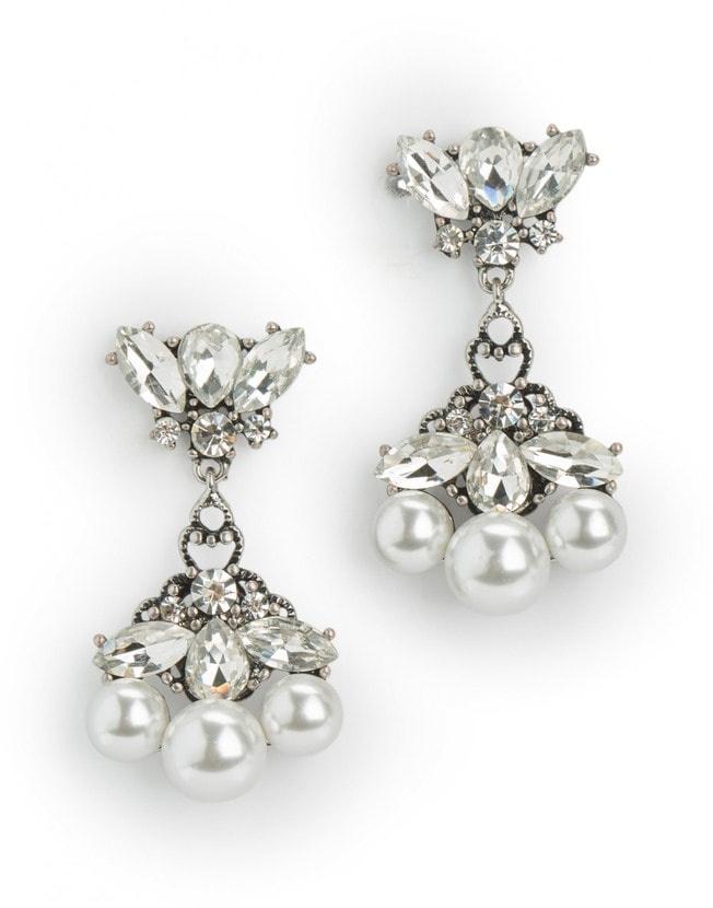 Boucles D'oreilles Dorées Pour Mariée, Fleurs Blanches Pendantes - Neuf Avec étiquettes