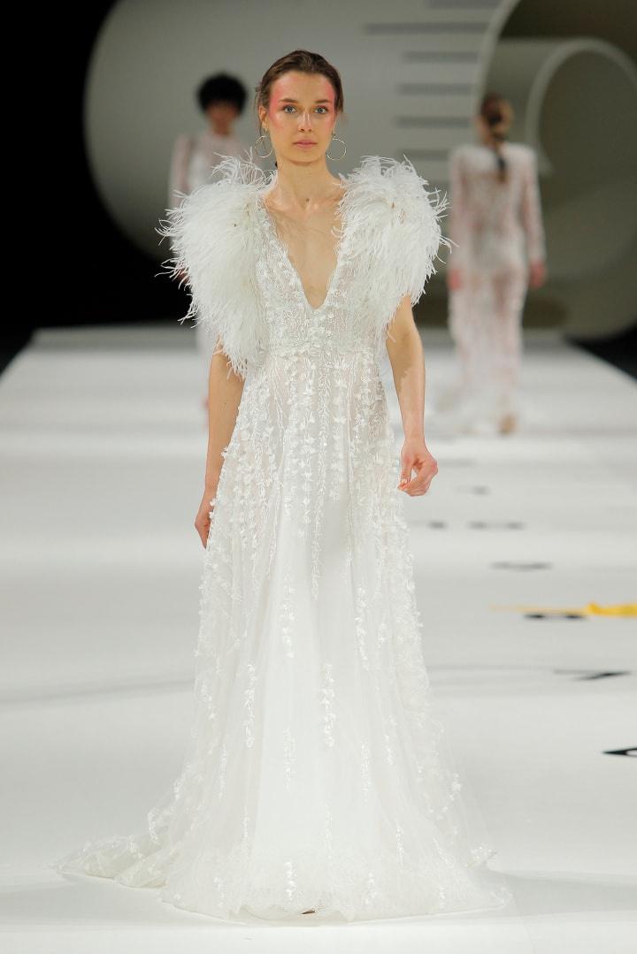 50 robes de mariée avec plumes : en petite touche ou total look ?