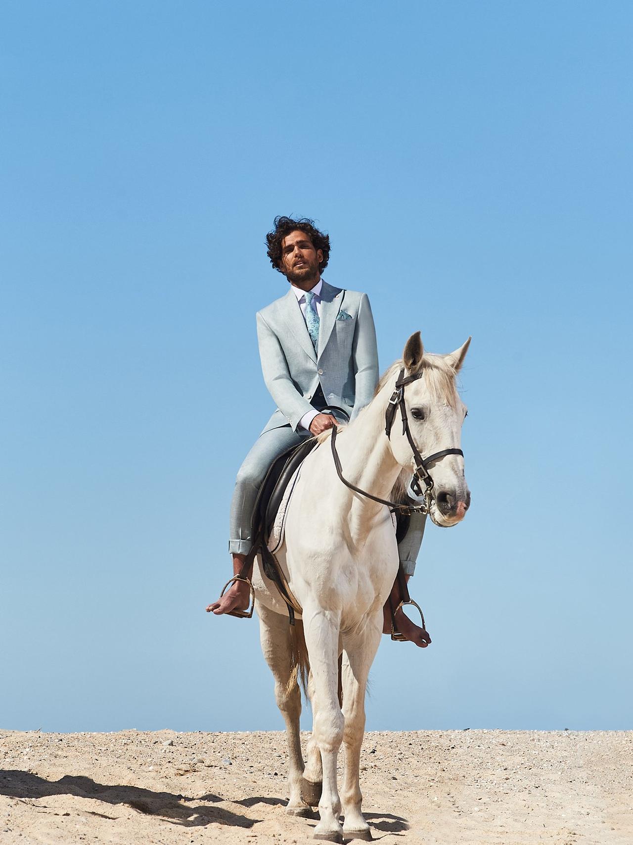 costume de mariage pour homme bleu clair