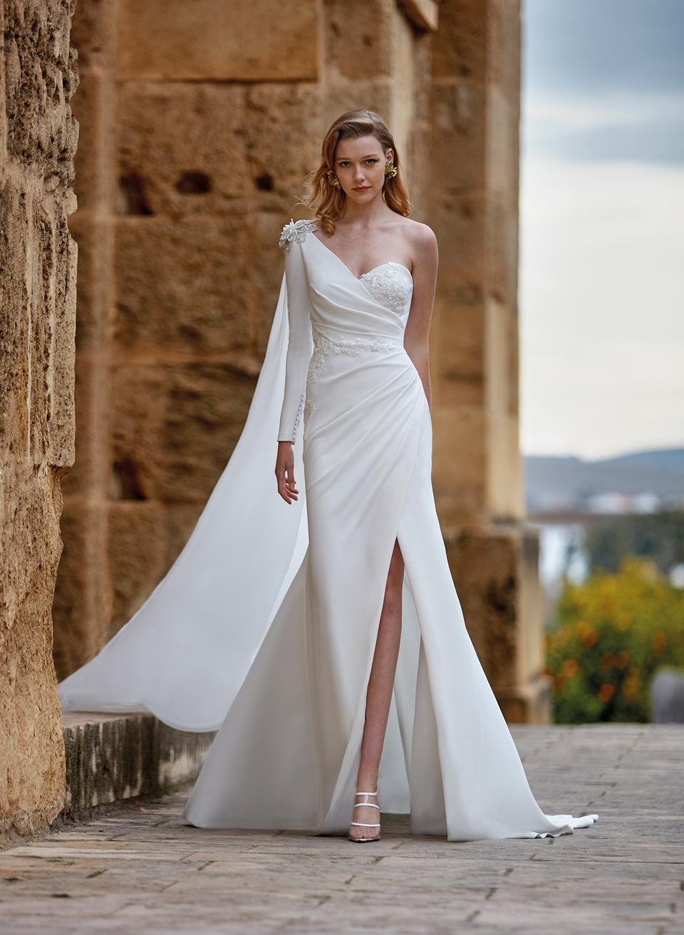 25 Robes De Mariée Asymétriques Tendance Destructurée 3791