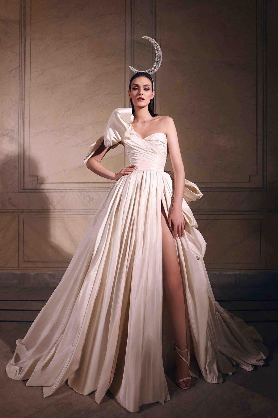 robe de mariée asymétrique coupe princesse