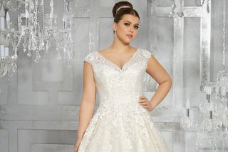 robe de mariée femme ronde avec dentelle