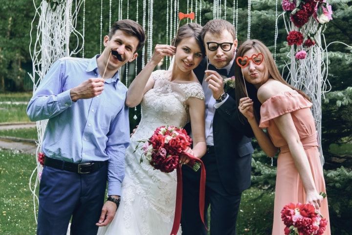 Les 10 pires erreurs que commettent les invités à un mariage