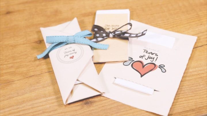 DIY mariage : une jolie pochette pour les cadeaux de vos invités