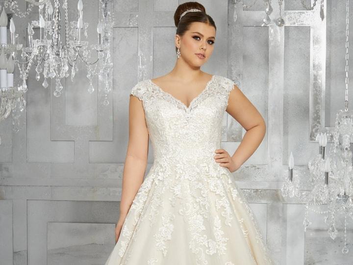80 robes de mariée grande taille pour vous mettre en valeur