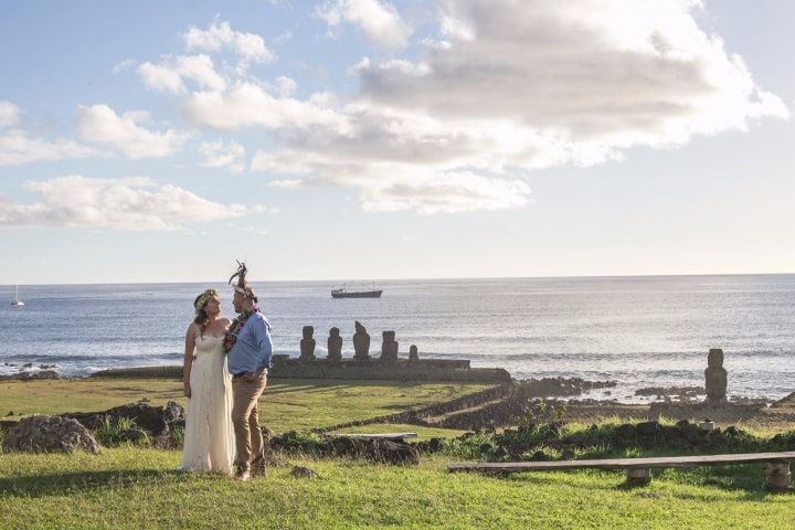 Natalia et Marcelo : un mariage intime à Rapa Nui, l’Île de Pâques