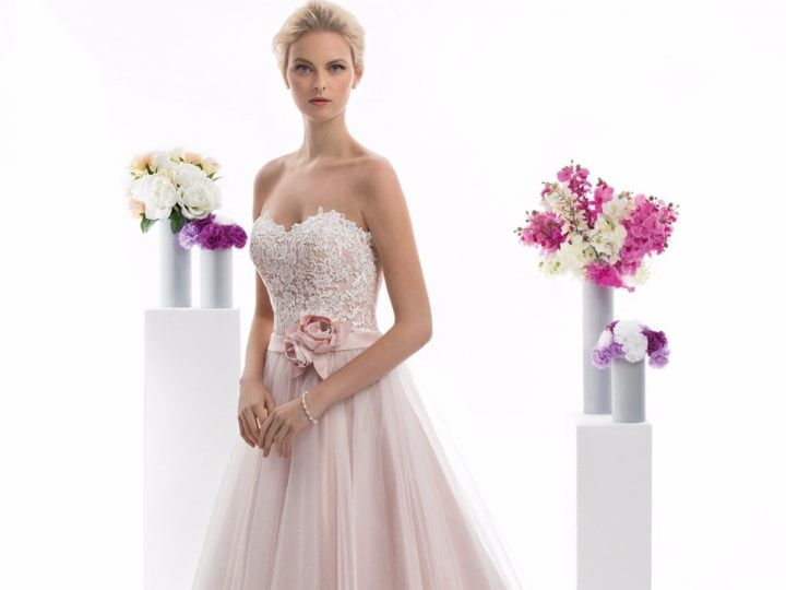 Orea Sposa 2018 : des robes modernes et sensuelles pour les mariées d’aujourd’hui