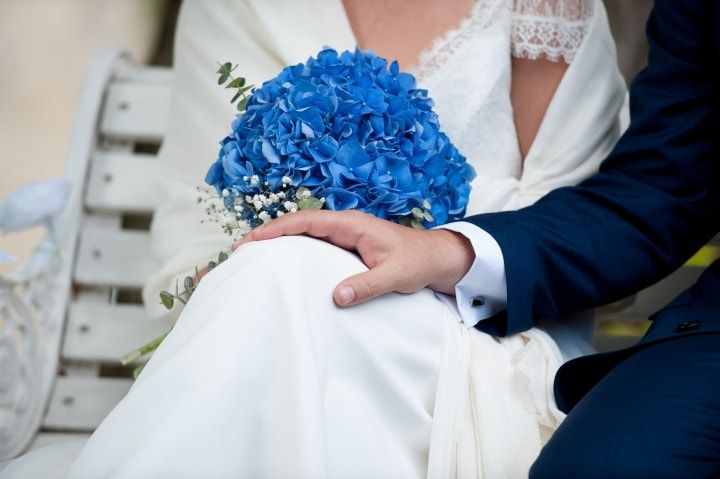 30 bouquets de mariée avec un seul type de fleur 