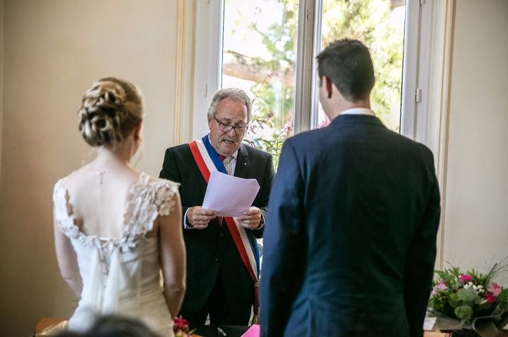 Le discours de mariage du maire pendant la cérémonie civile