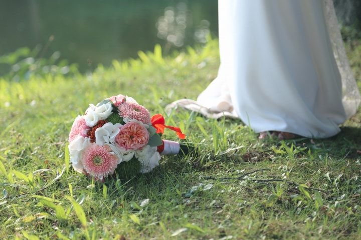 Bouquet de mariée: 5 formes et techniques de fabrication