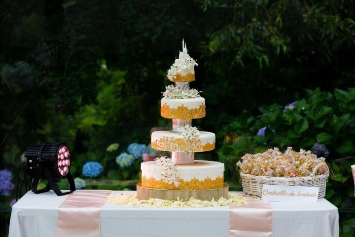 50 Single plus grosse Part de Gâteau Blanc Mariage Fête FAVEUR Boîtes-Affaire £ 3.77 50 Single plus grosse Part de Gâteau Blanc Mariage Fête FAVEUR Boîtes-Affaire £ 3.77