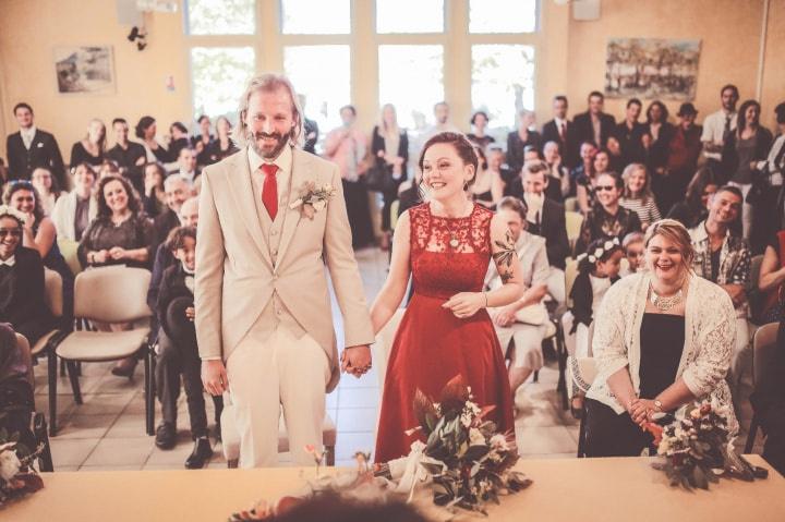 Une robe de mariée rouge : oui au glamour