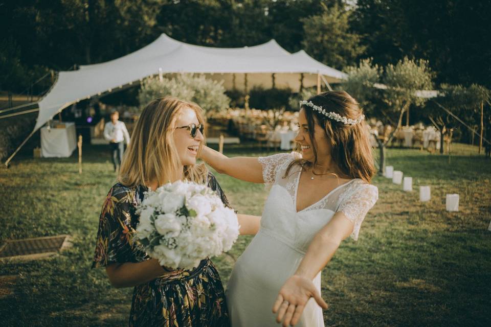 Pourquoi lance-t-on le bouquet de la mariée ?