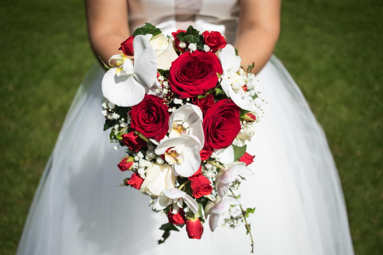 Bouquet de mariée en cascade : 40 modèles à tomber !