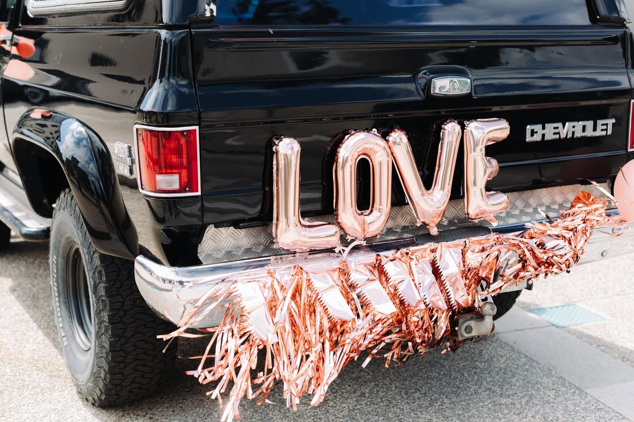Comment décorer sa voiture de mariage ? 8 propositions originales !