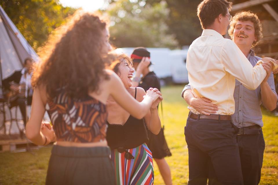 Concours de danse pour votre mariage : règles du jeu et chansons