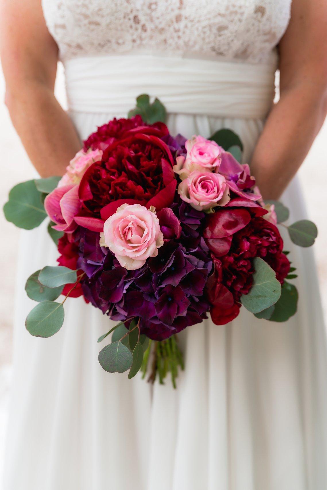 Compositions florales de mariage : toutes les fleurs de votre jour J  listées ici !