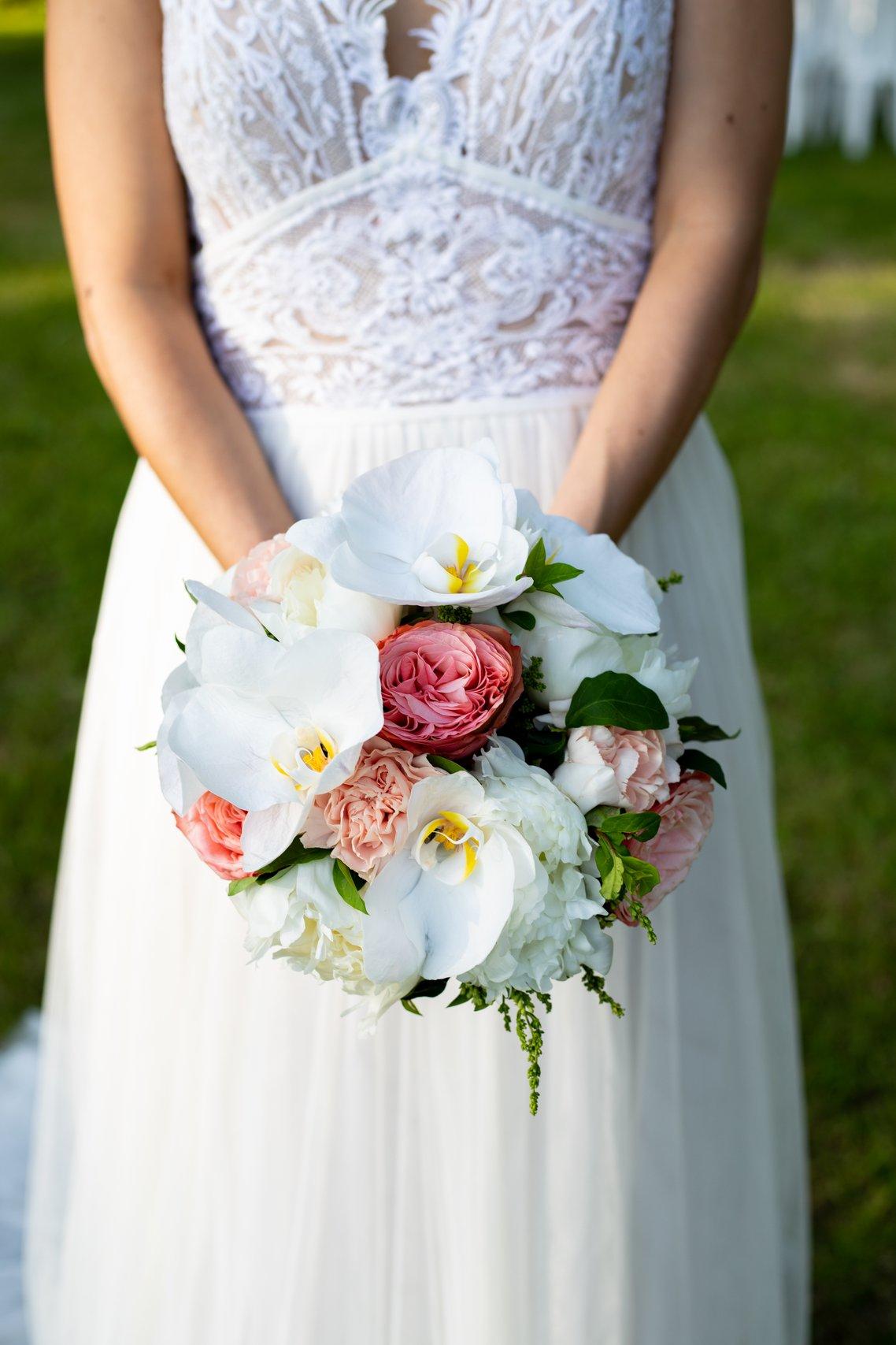 bouquet de mariée printemps avec orchidées