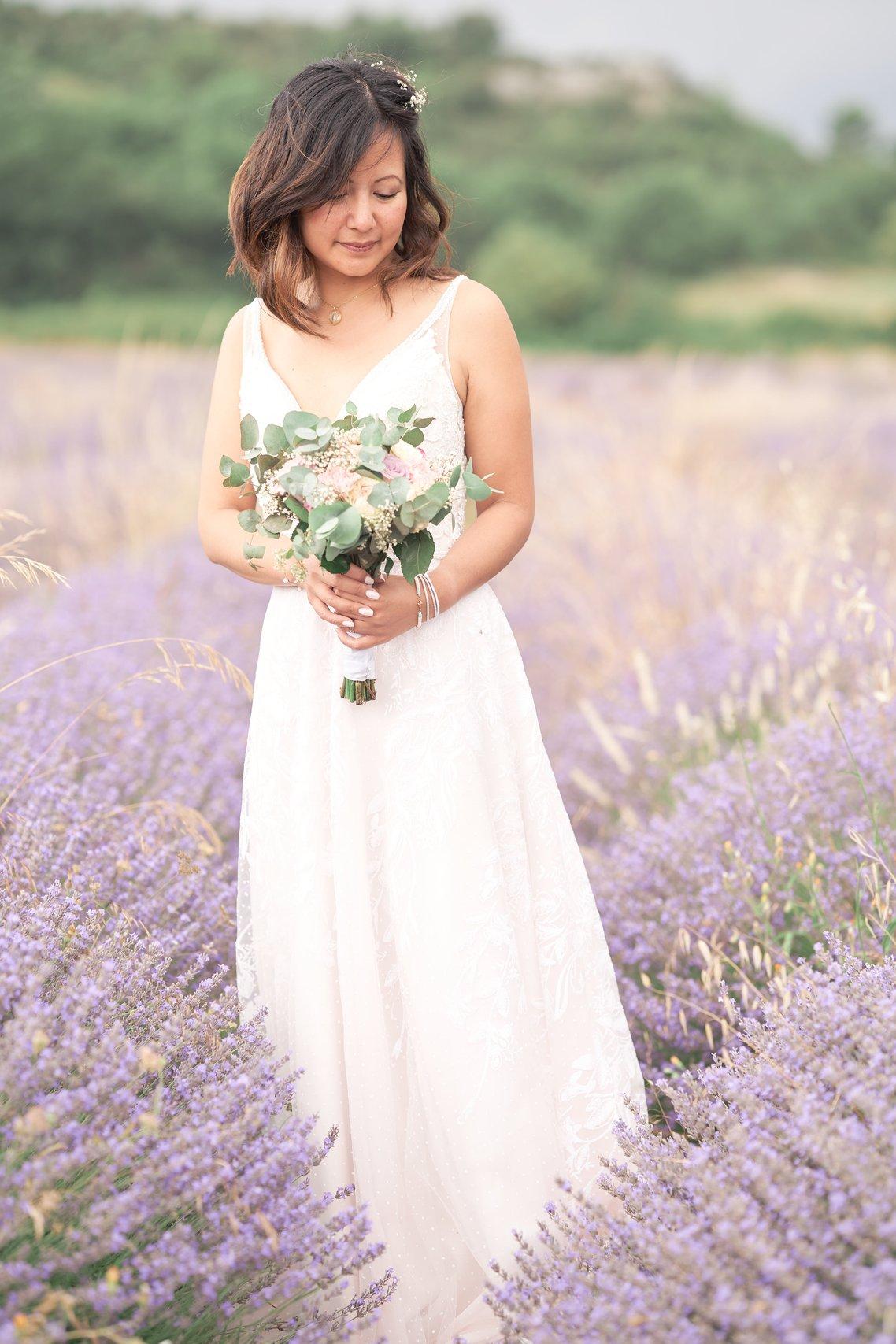 Coiffure de mariage 2023 : 80 modèles tendances au naturel