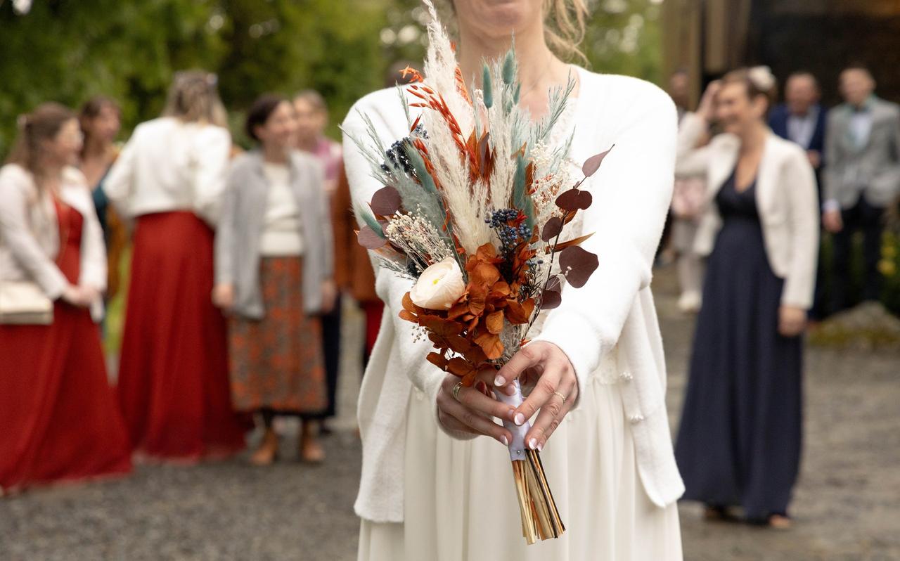 petit bouquet de mariée à fleurs de style bohème