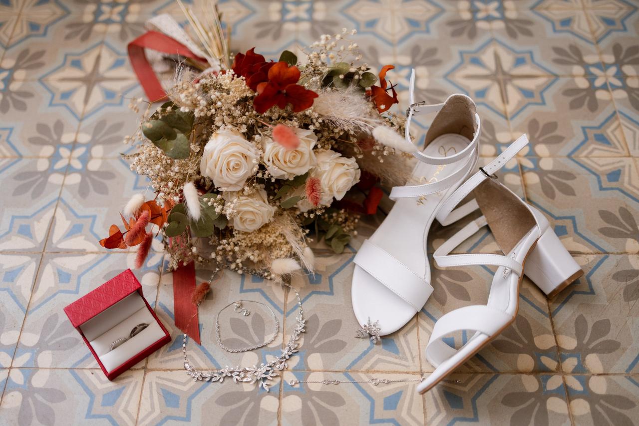 chaussures de mariée à talon carré blanc