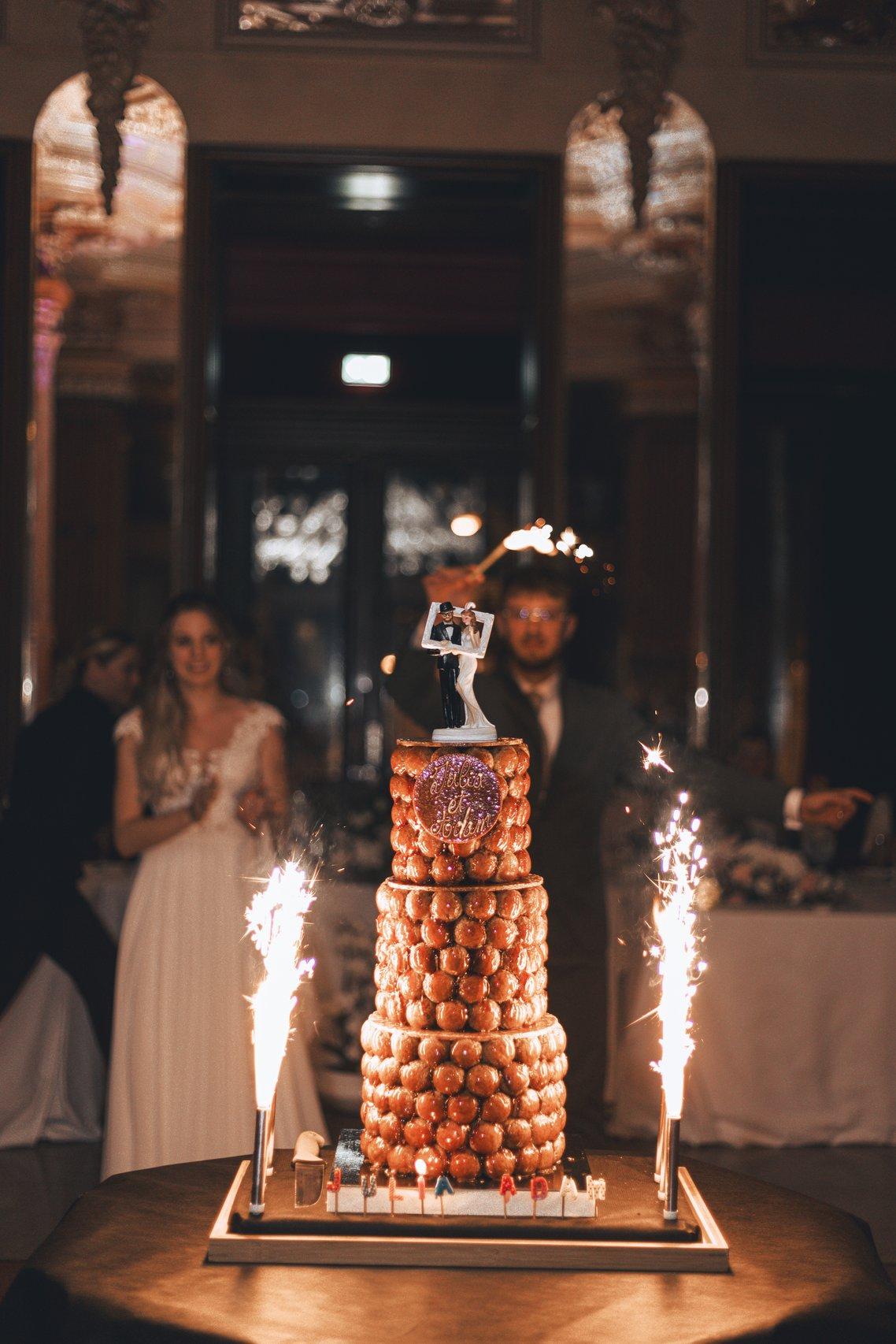 pièce montée choux, arrivée du gateau de mariage