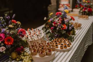 mariage thème coloré buffet