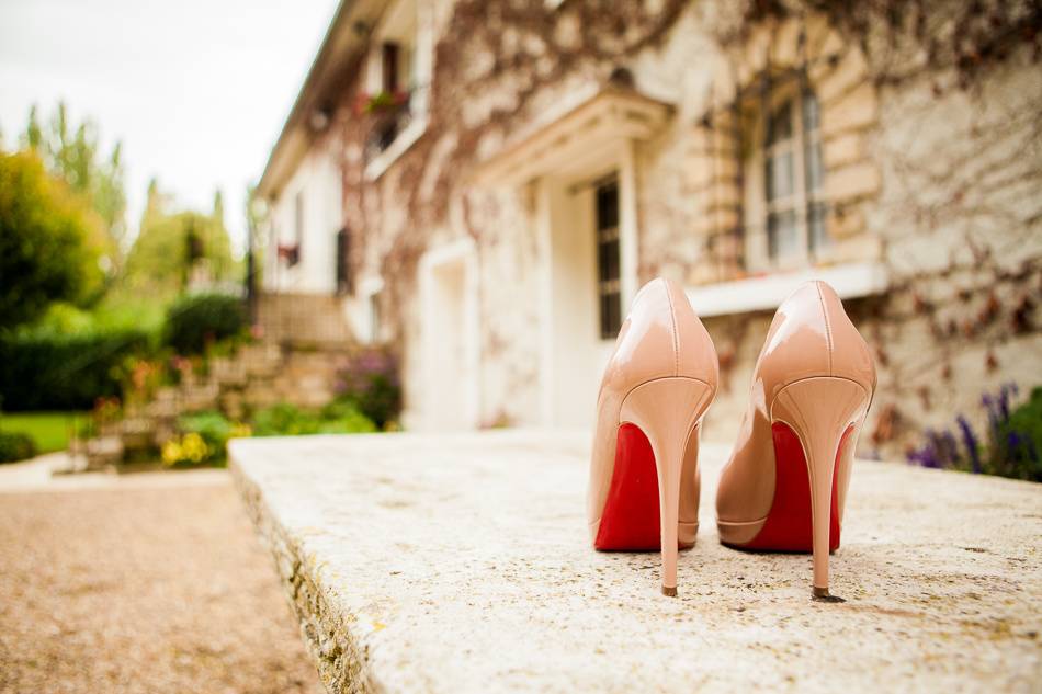 Quelles chaussures porter en fonction de la robe de mariée ? Suivez le guide !