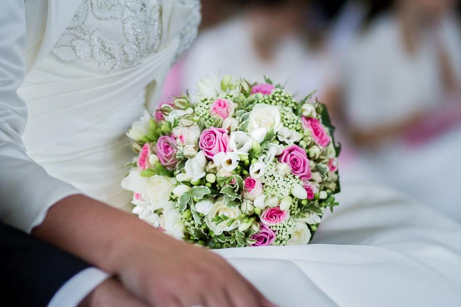 bouquet de mariée rond rose et blanc