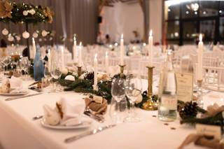 décoration table mariage noël blanche et dorée