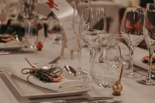 décoration table mariage noël avec bonbon et branche de sapin