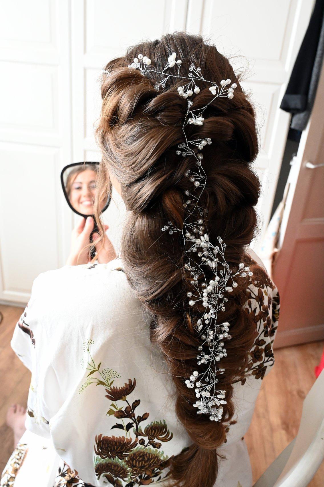 coiffure mariée tresse avec fleurs