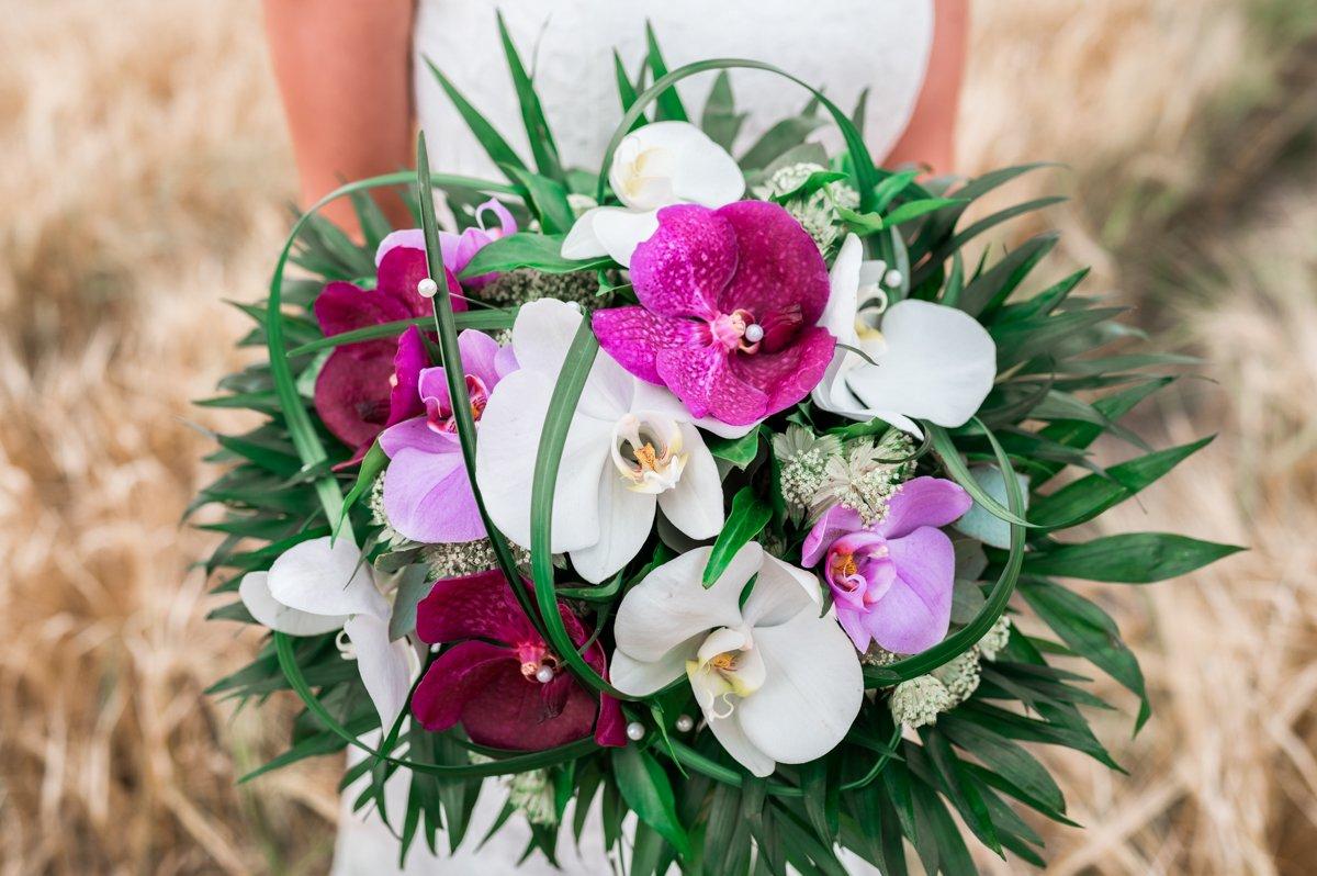 bouquet de mariée orchidées blanches et roses printemps