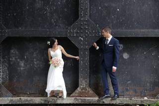 Photo couple mariage originale urbain