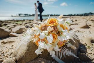 bouquet de mariée rond blanc et orange