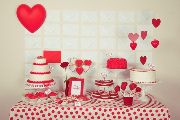 25 Ballon Coeur Rouge Hélium Décoration Romantique pour La Saint Valentin,  Déco Fiançailles et Mariage : : Cuisine et Maison