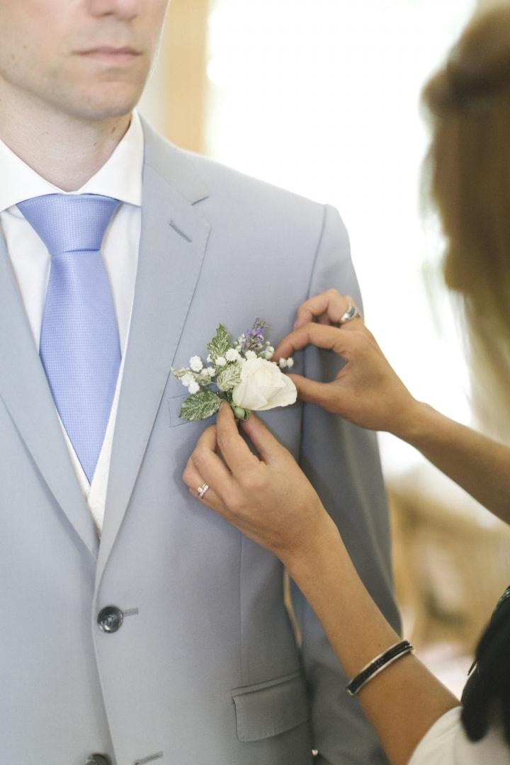 40 boutonnières de marié : les idées les plus romantiques !