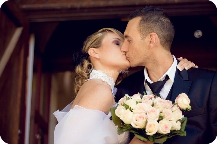 Collier en dentelle pour la mariée