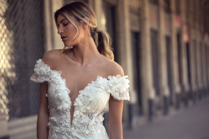 Robe de mariée 2025 dentelle epaule dénudée