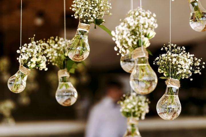 Décoration De Plafond Pour Mariage 35 Idées Avec Des Fleurs Suspendues