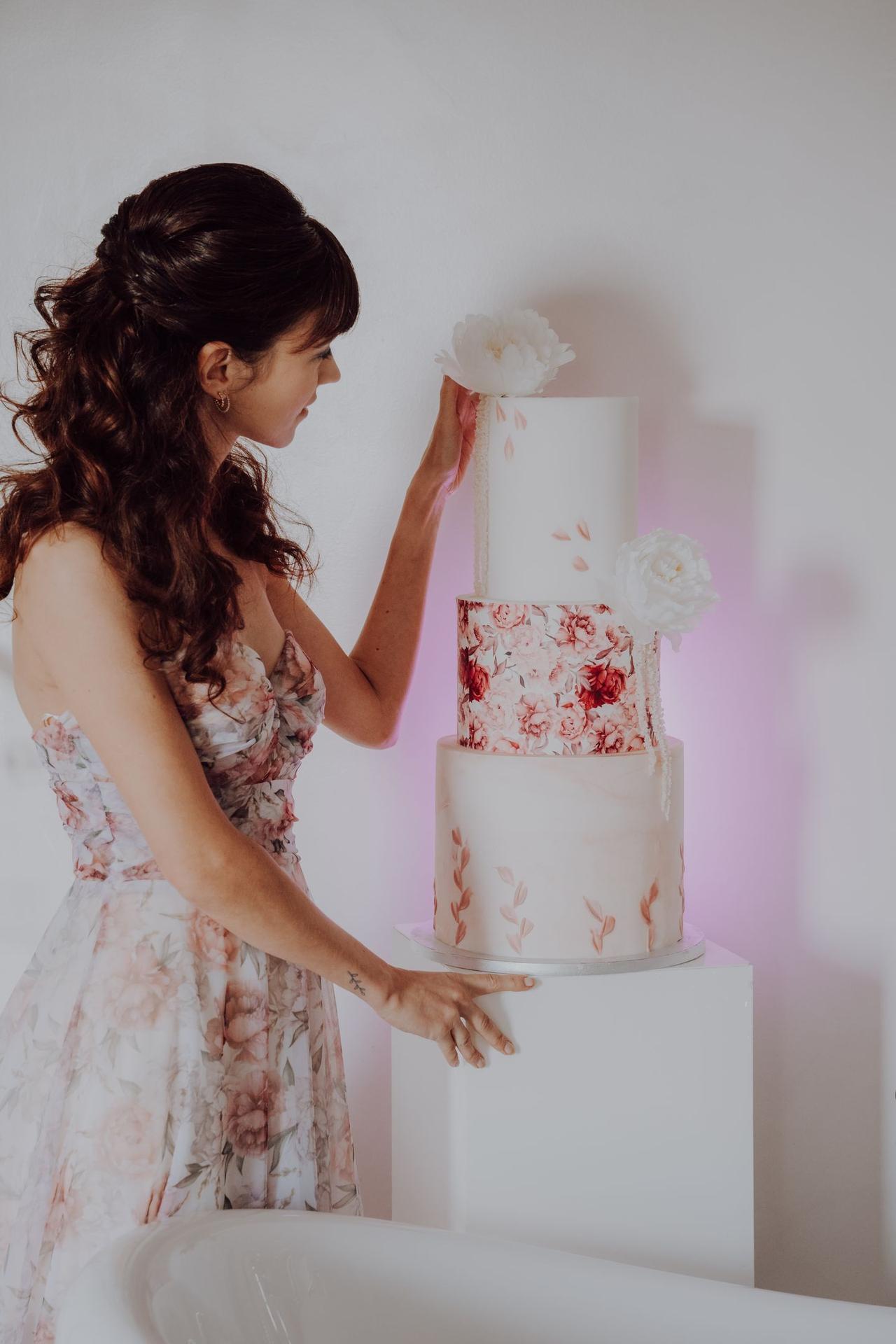 gateau de mariage de luxe fleurs