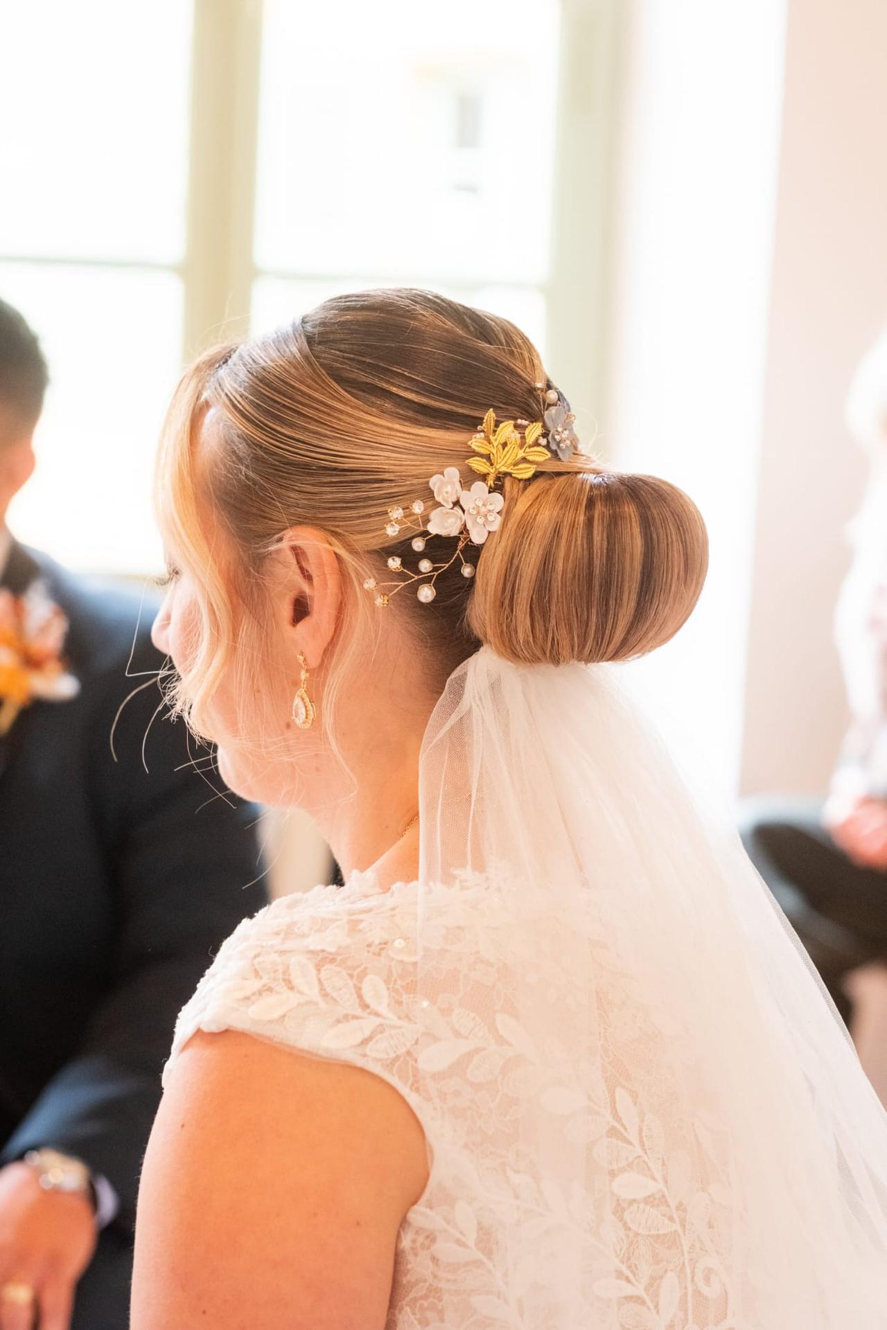 chignon bas mariage  plaqué avec voile