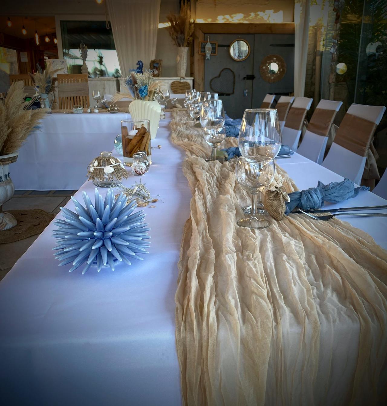 mariage theme mer decoration table bleue oursins