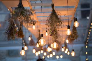 deco lumineuse mariage ampoules suspendue