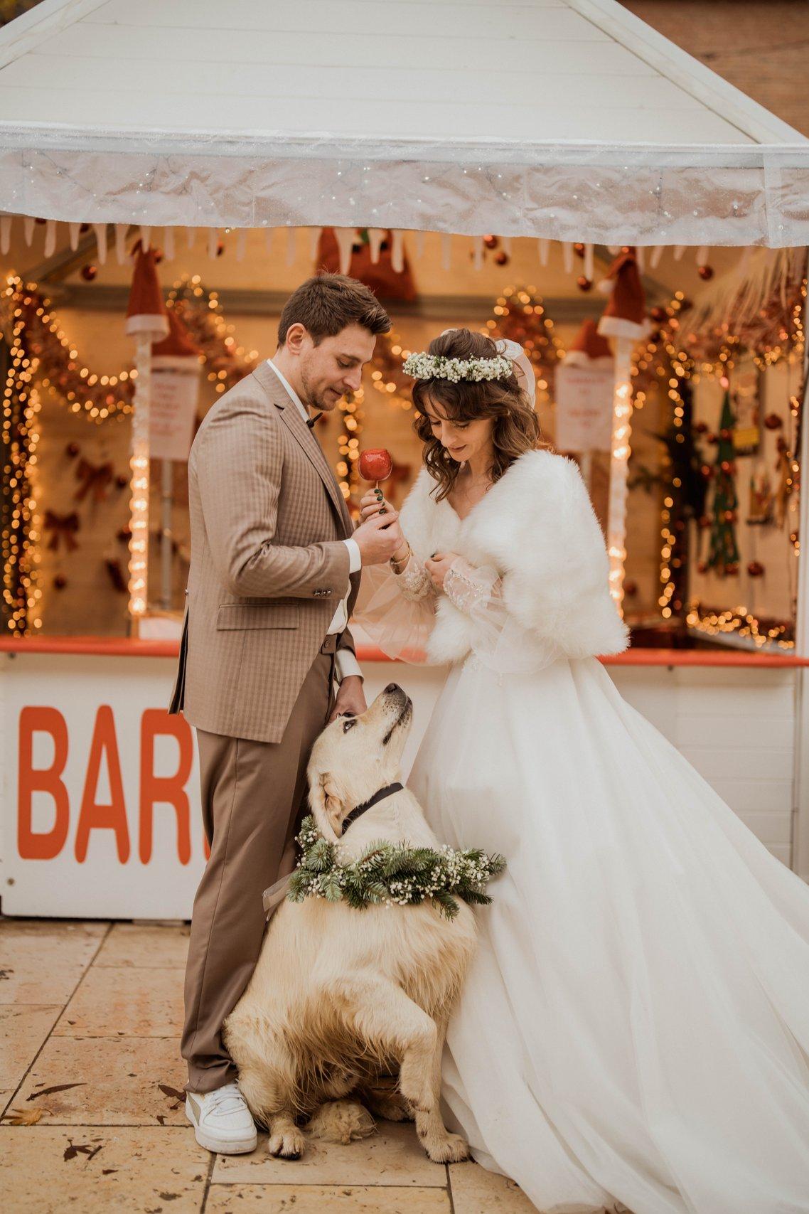 futurs mariés avec leur chien, mariage avec chien