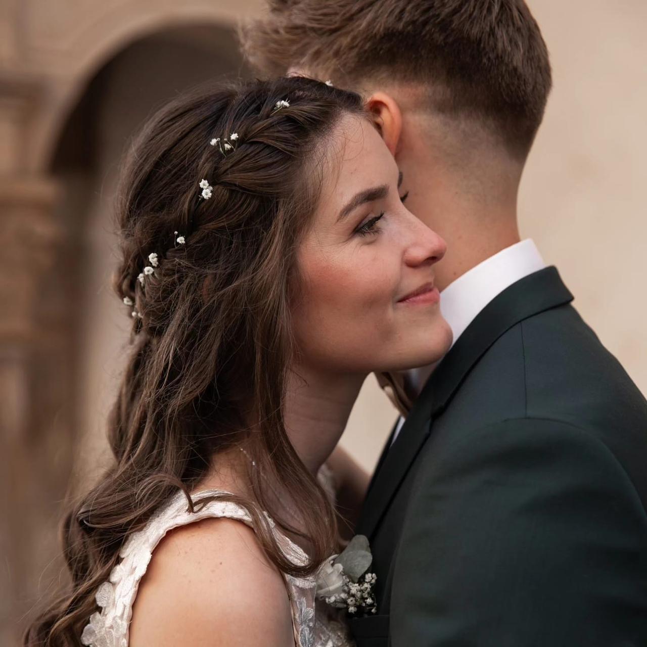 coiffure mariage cheveux mi long avec accessoire pour cheveux mariage