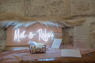 deco lumineuse mariage neon avec nols des mariés