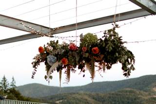 décoration de plafond pour mariage avec suspension florale